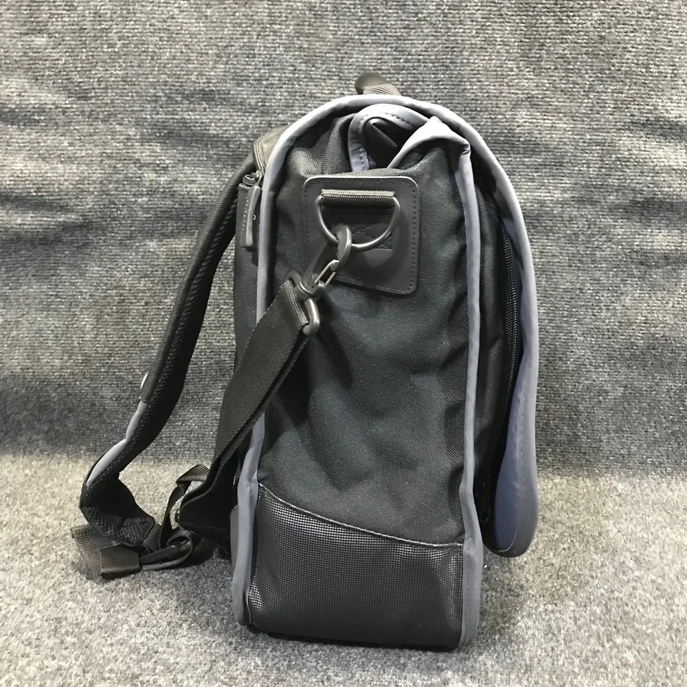 Kensington Saddlebag Ultra Black Unisex Size Messenger F4355‎ Messenger Bag